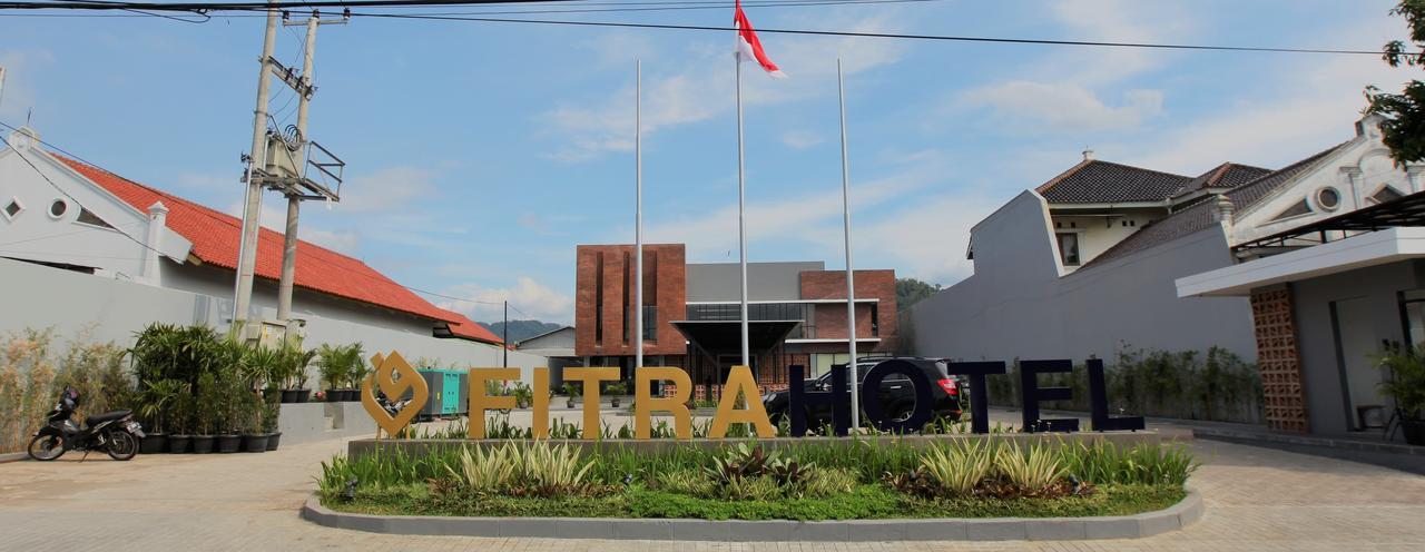 Fitra Hotel Majalengka Buitenkant foto